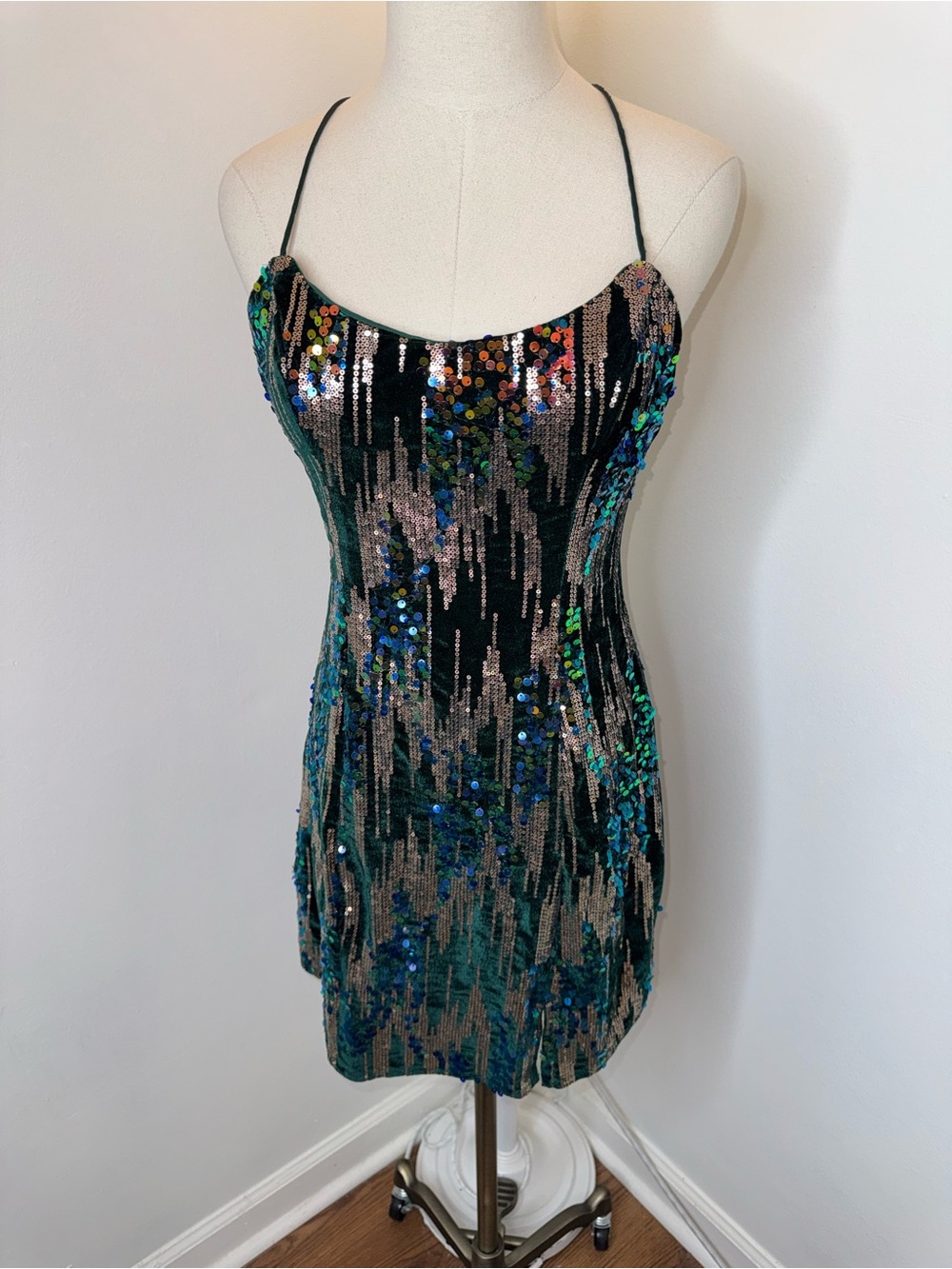 Here Comes The Sun Women’s Large Velvet Green Iridescent Sequin Mini Dress